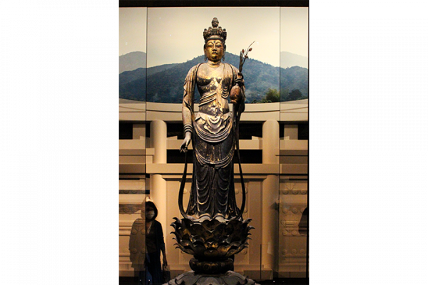 日本彫刻最高傑作と名高い観音菩薩が東京初公開！ 特別展「国宝