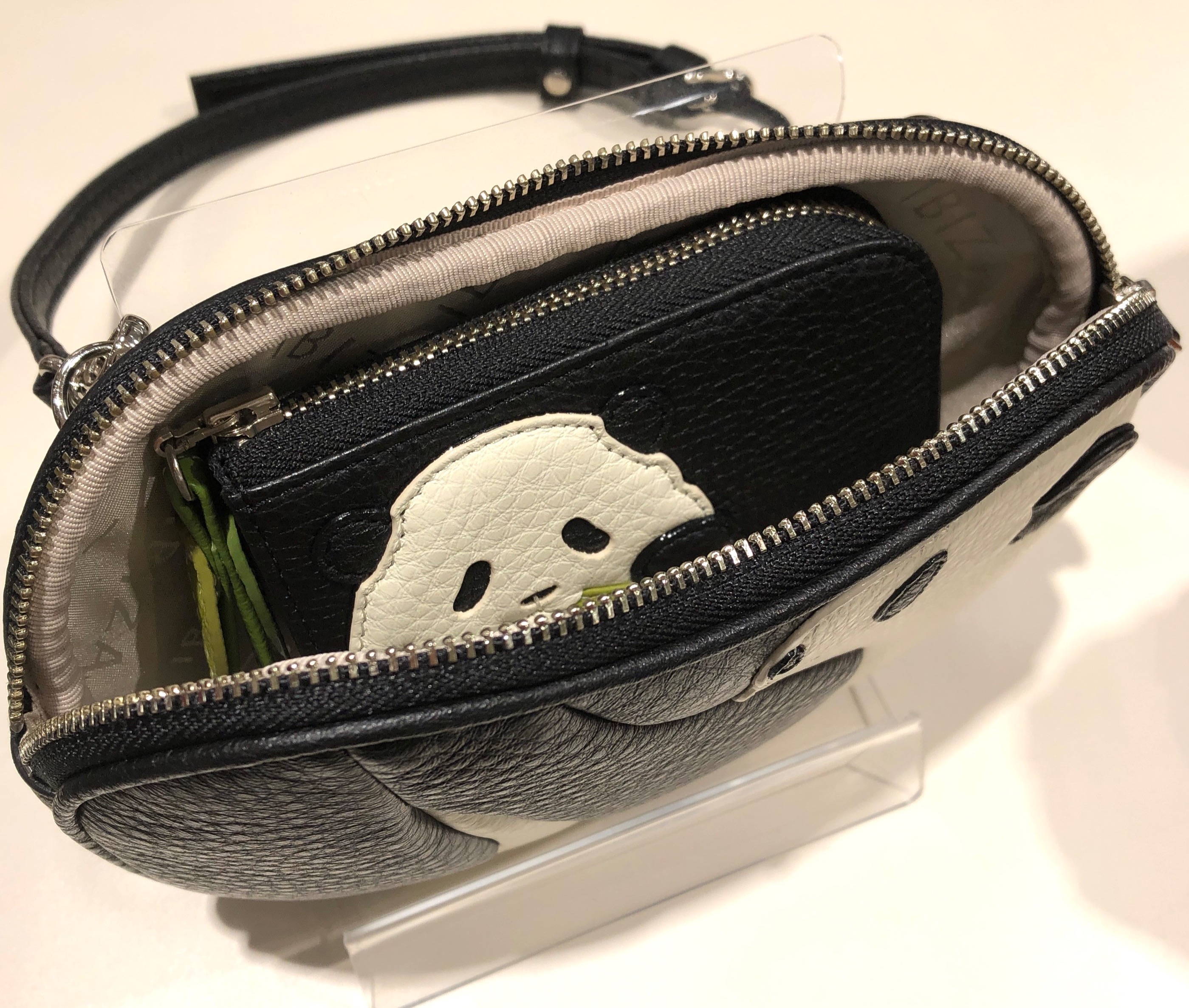 🐼パンダポシェットのご紹介🪷 | イビサ | 松坂屋上野店公式